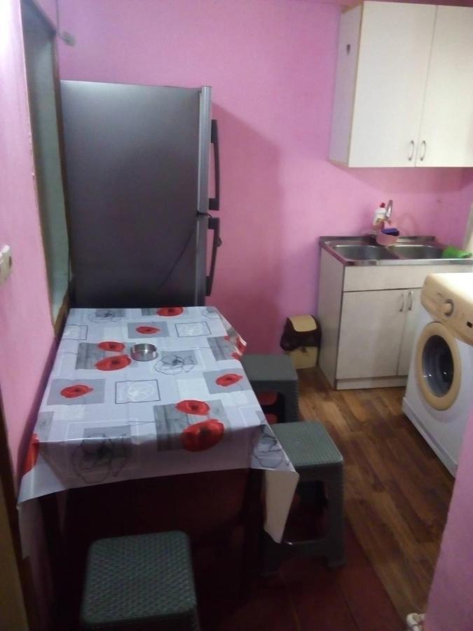 Baazovi 17 Apartment Tbilisi Bagian luar foto